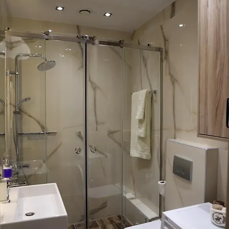 La Luxury Peneus Apartman *