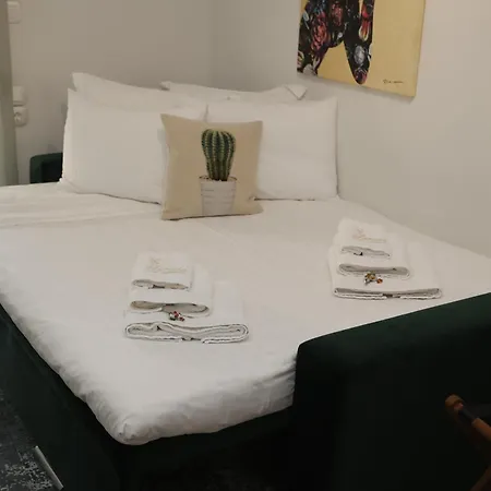 La Luxury Peneus アパート *